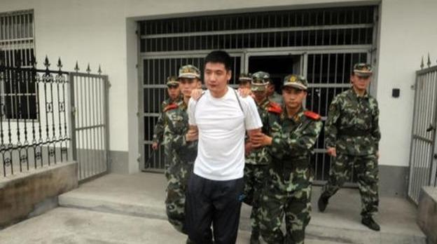 监狱法警对犯人执行死刑时,必须有救护车在场,你知道什么原因?|死刑|救护车|犯人_新浪新闻