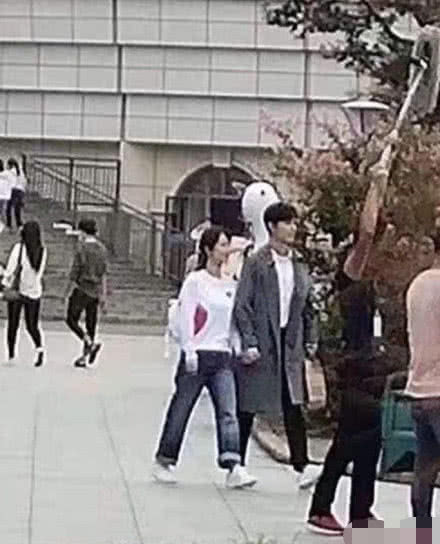 李沁张若昀这部剧迟迟不开播，打酱油的肖战爆红后番位成难题