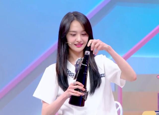 郑爽买一瓶矿泉水花了1500多元,尝一口后,蔡永康都"无言以对"