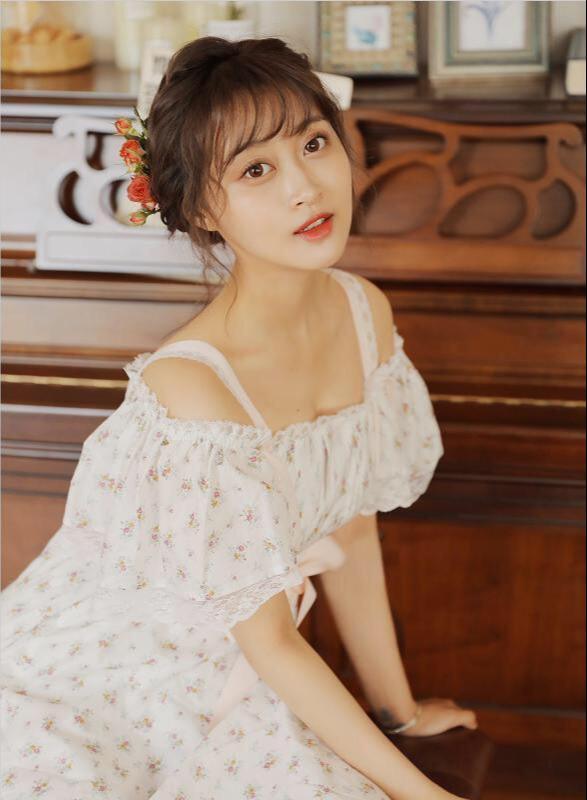 女大十八变,凌美琪晒生日照,美丽的小姐姐|凌美琪