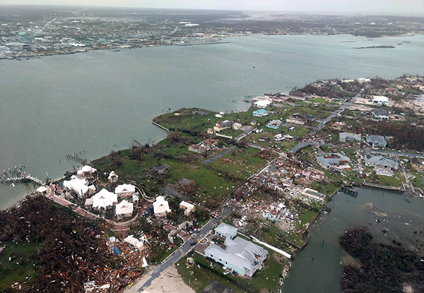 飓风多里安登陆美国数百人被困近海岛屿