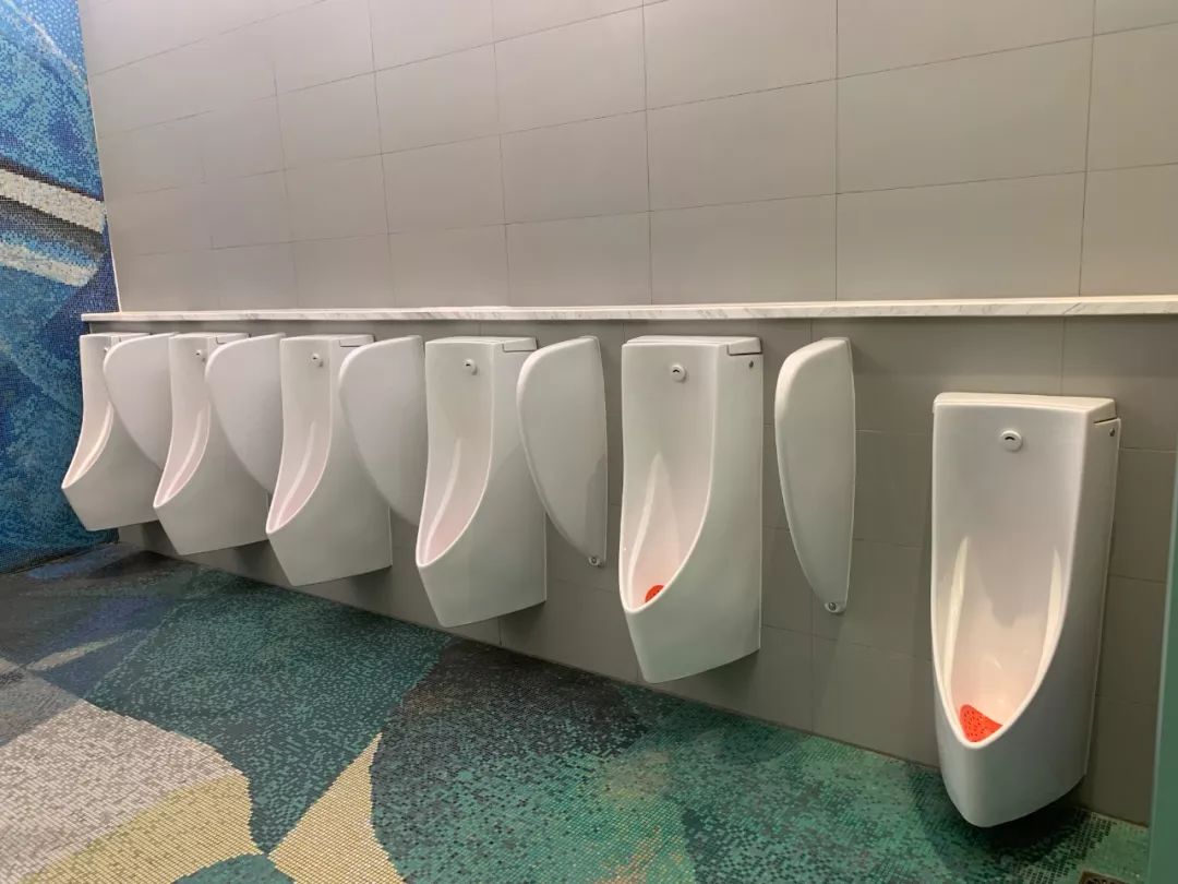 一个唯美到可以开派对的…厕所|卫生间|隔间|细节_新浪新闻