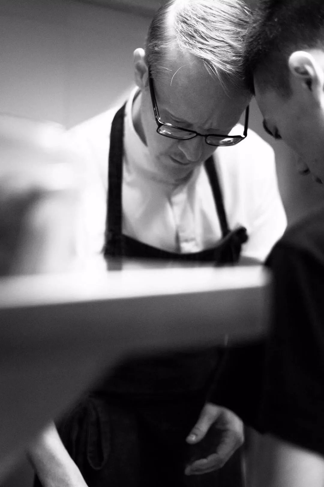 他的好友陈晓卿说:"与其说罗朗是一位热爱中国饮食文化的厨师,不如说