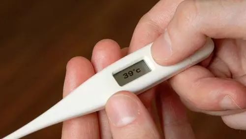 男子高烧10天,肝脏竟长满虫子!只因为他的这个习惯