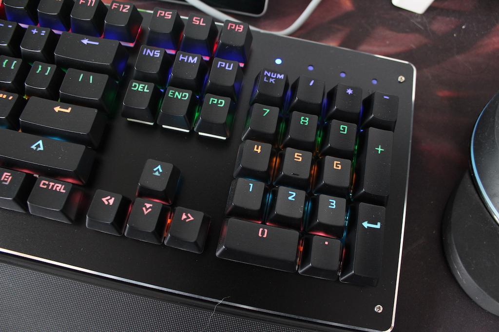 灵蛇青轴机械键盘评测码字游戏两相宜