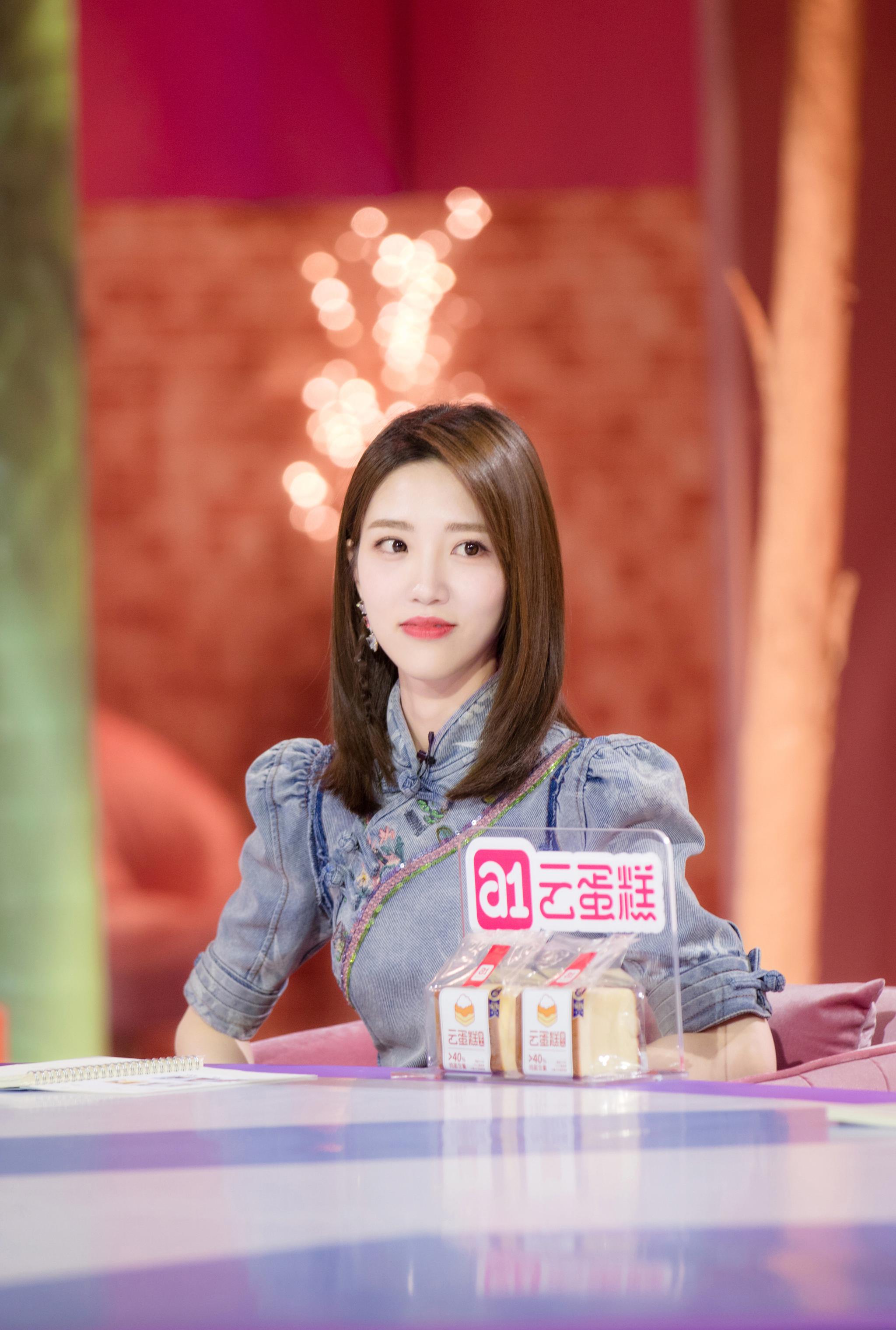 《我们恋爱吧》最甜观察员张纯烨 情商高颜值在线有谁不爱