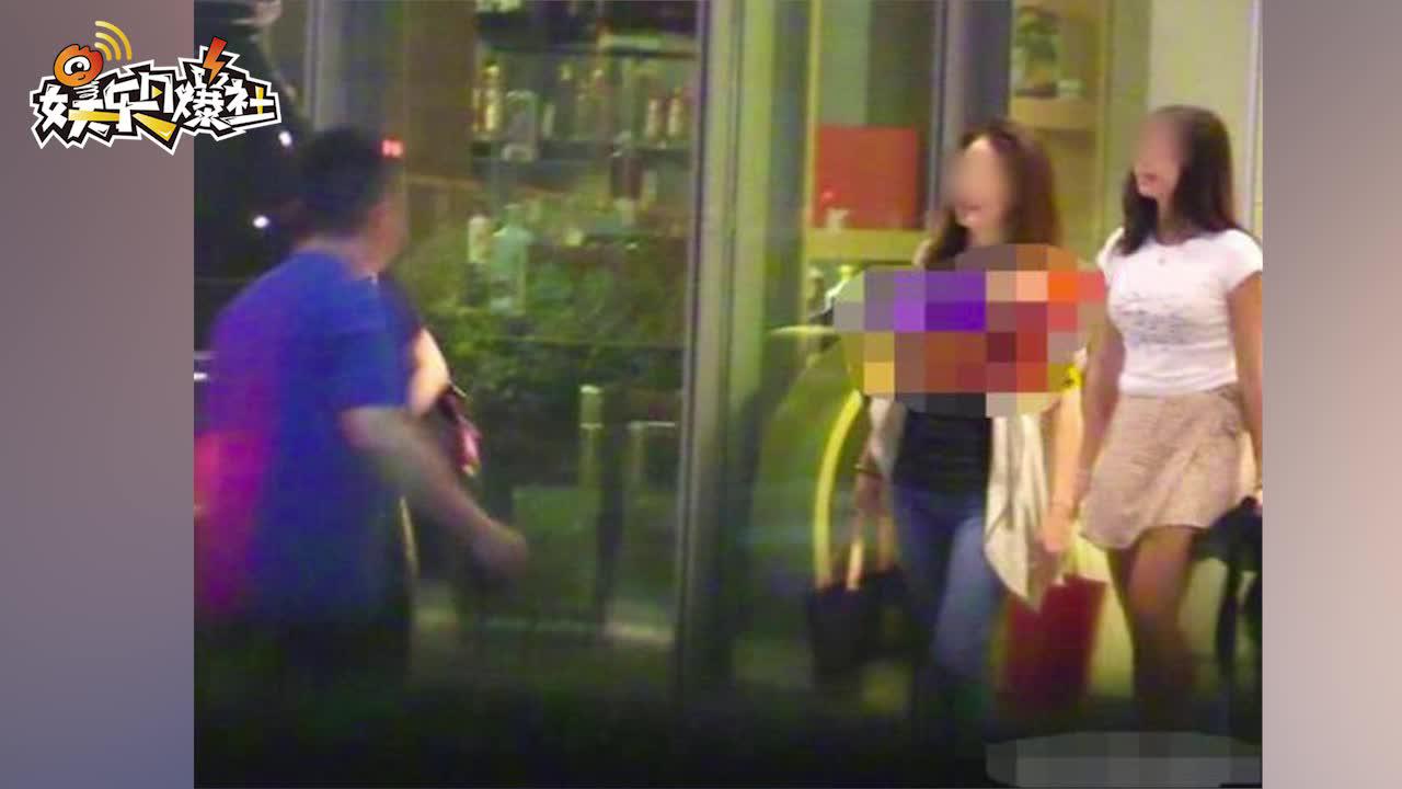 成龙深夜酒店密会多名美女