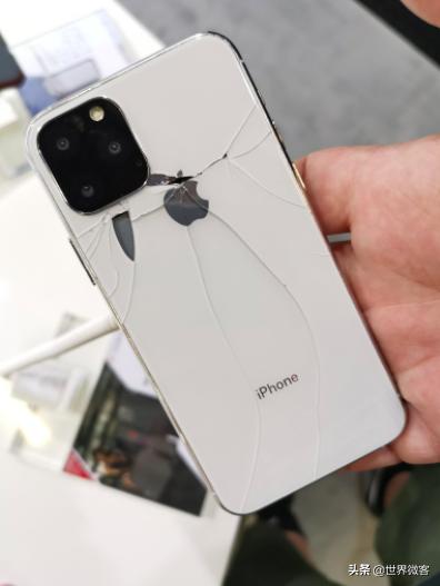 Iphone 11 很脆弱 模型机背板玻璃先爆裂 财经头条