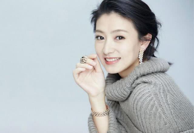 斓曦出身于黄梅戏世家靠出演一个配角走红还嫁给了音乐才子