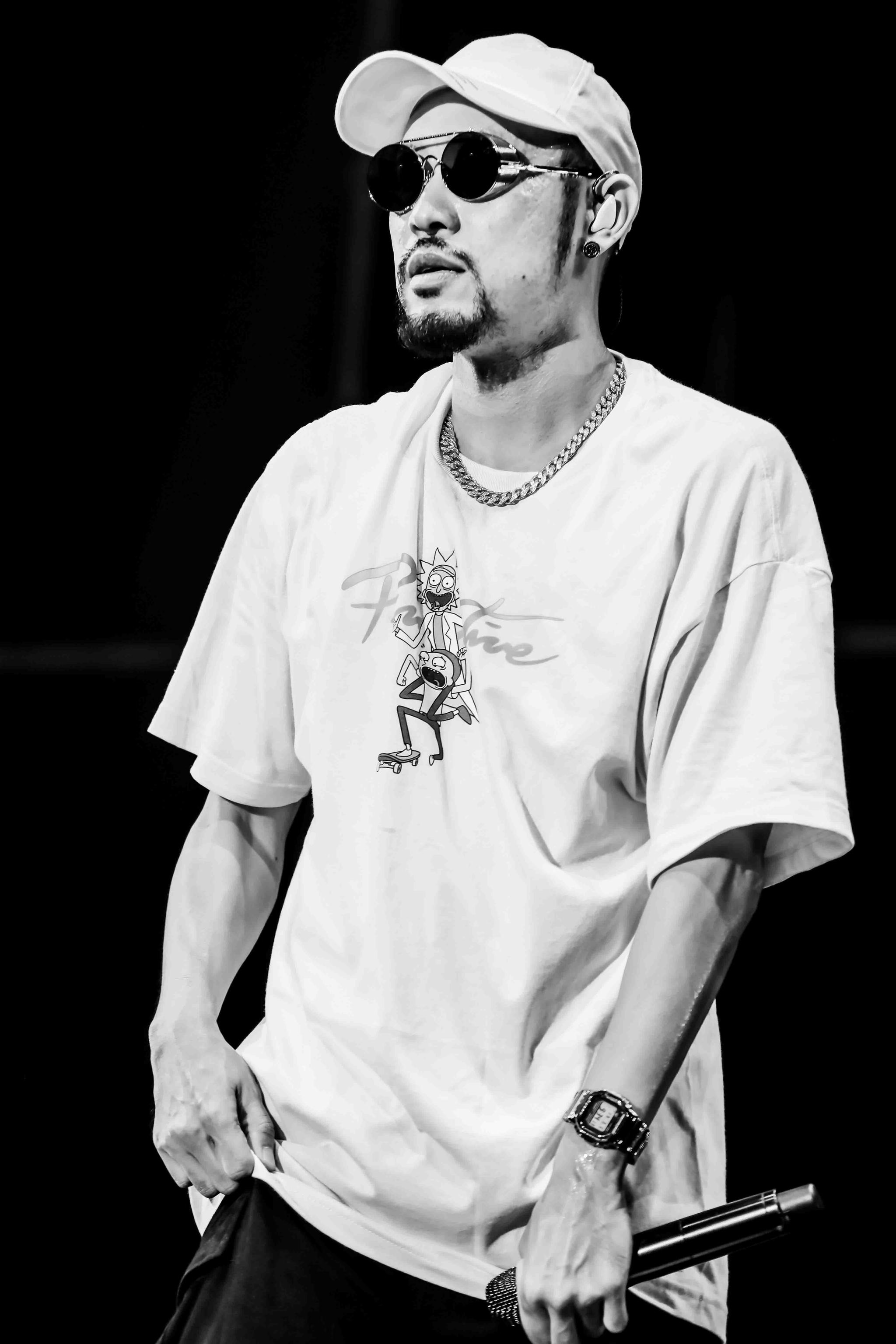 mc hotdog热狗"废欲清"成都站燃情开唱 新说唱学员惊喜现身