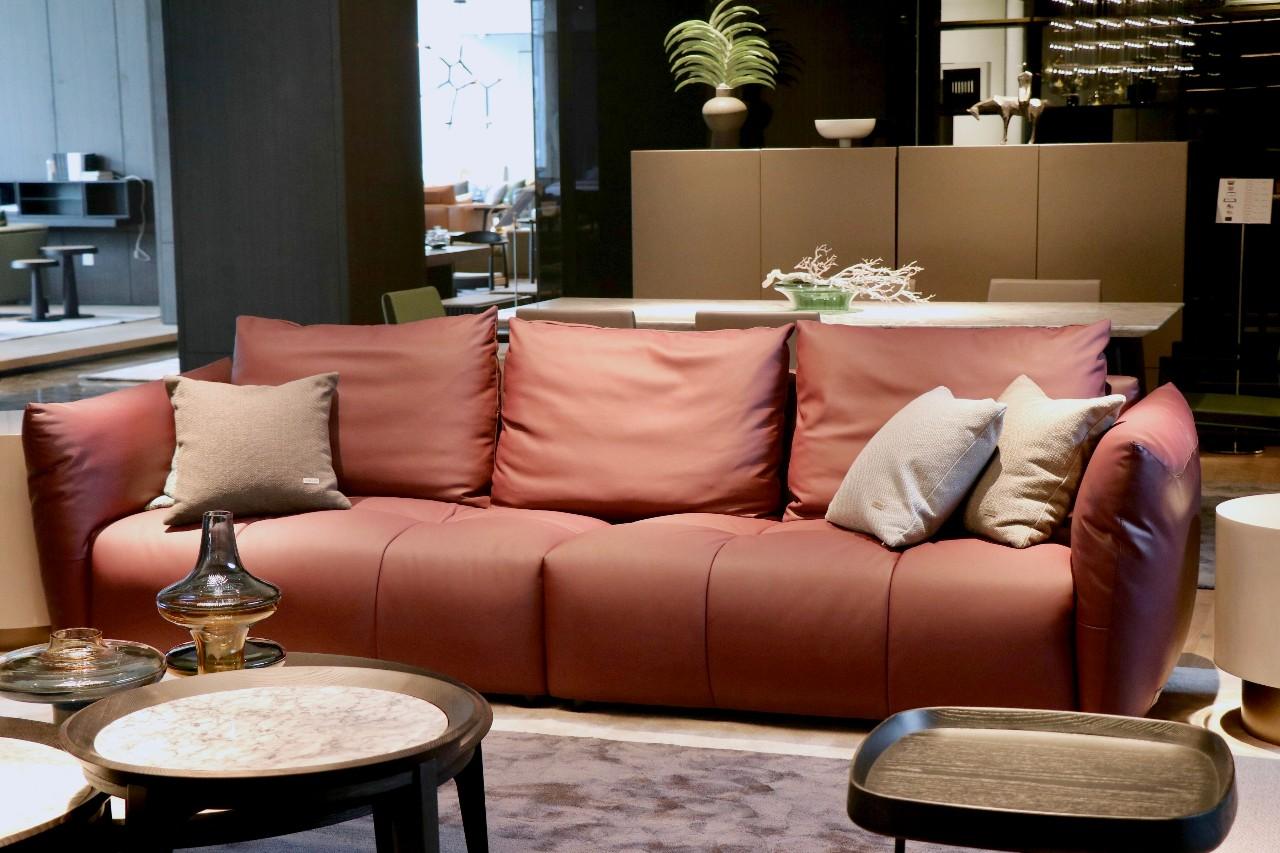 玛莎拉酒红斯帝罗兰美得让人心醉的沙发