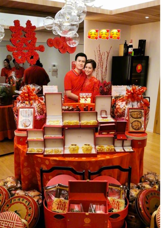 嫁富三代,收5对巨型龙凤镯壕过baby|文咏珊|龙凤镯|吴启楠_新浪新闻