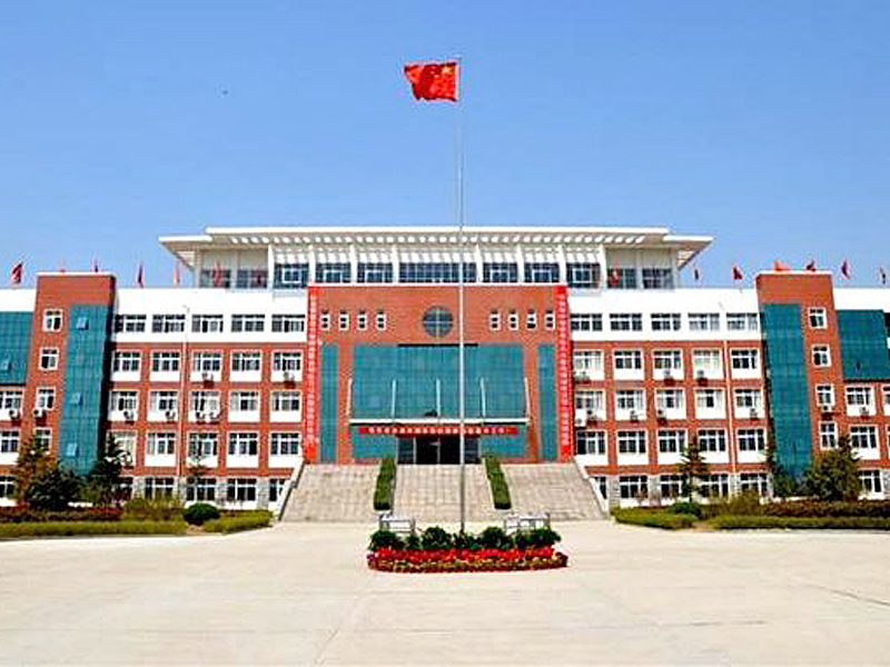 比如毛坦厂中学,河北衡水中学,河南郸城一中,湖北省黄冈中学这四所被