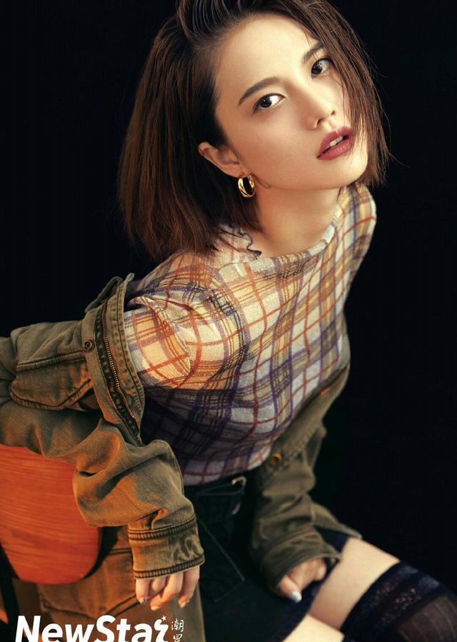 《亲爱的》孙亚亚,拍摄时尚大片气场全开,给人感觉有点像高圆圆