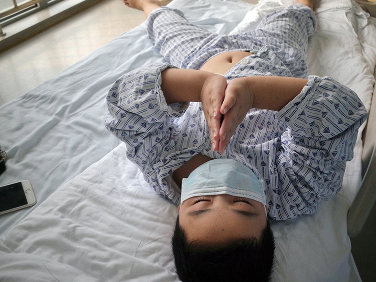 河南增肥救父少年今日在京骨髓捐献组图