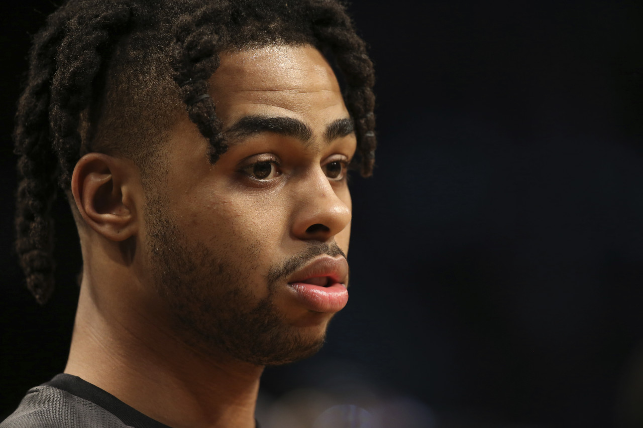 拉塞尔的耐克球鞋合同结束 正在试穿aj&李宁等品牌球鞋