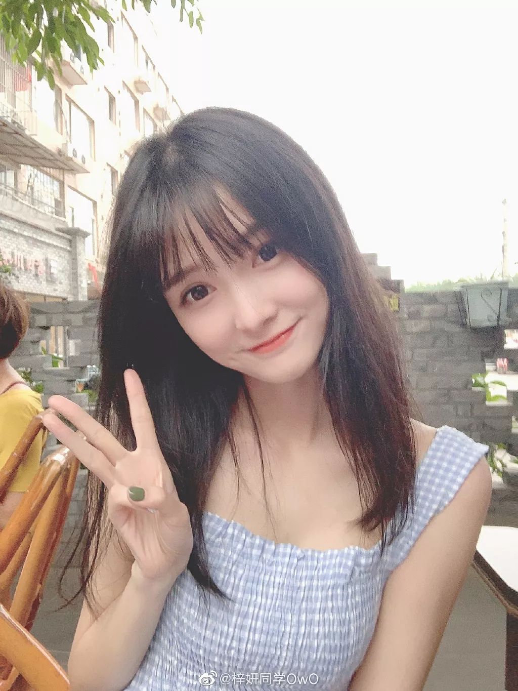 网红脸扎堆合照惨变消消乐娱乐圈小花预备役的颜值堪忧