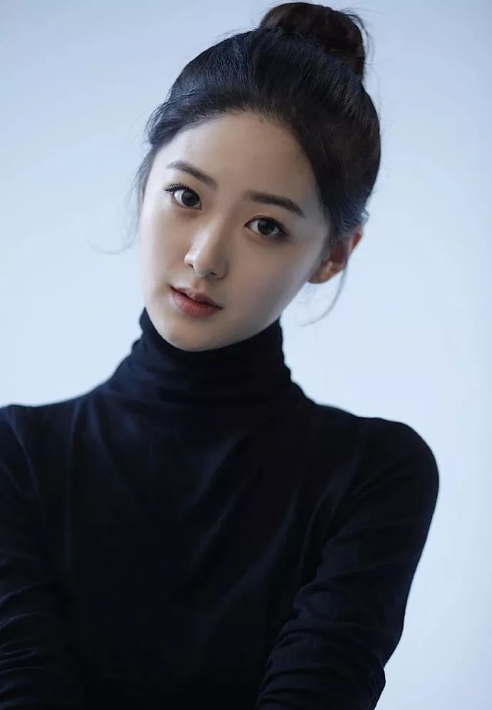 网红脸扎堆合照惨变消消乐娱乐圈小花预备役的颜值堪忧