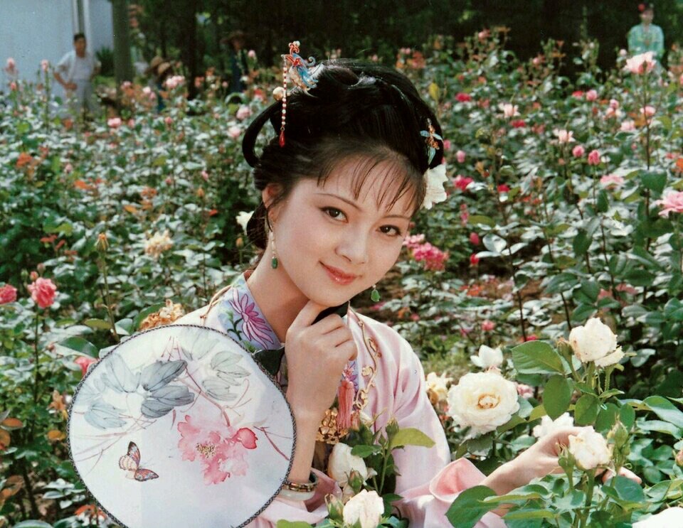 贾母罕见夸奖薛宝钗,却是因为薛蟠闯下大祸?