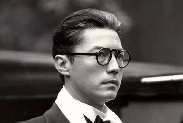 亚洲第一美男,连王祖贤都为之着迷,却为她一生不娶,孤独一生