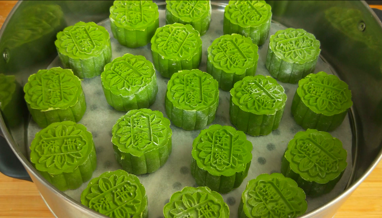 在家做手工月饼拿1碗小麦粉一次做18个上桌就被扫光了香