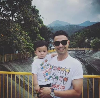 【真是好靓仔】爸爸张达伦大晒囝囝靓仔相