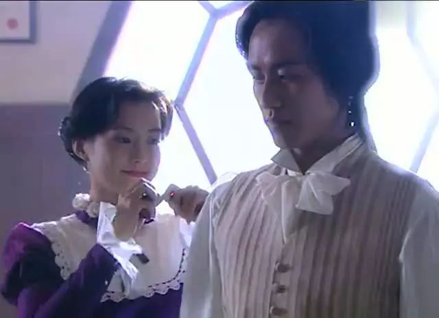 还记得少年黄飞鸿里的叶世轩吗他现在长这样了