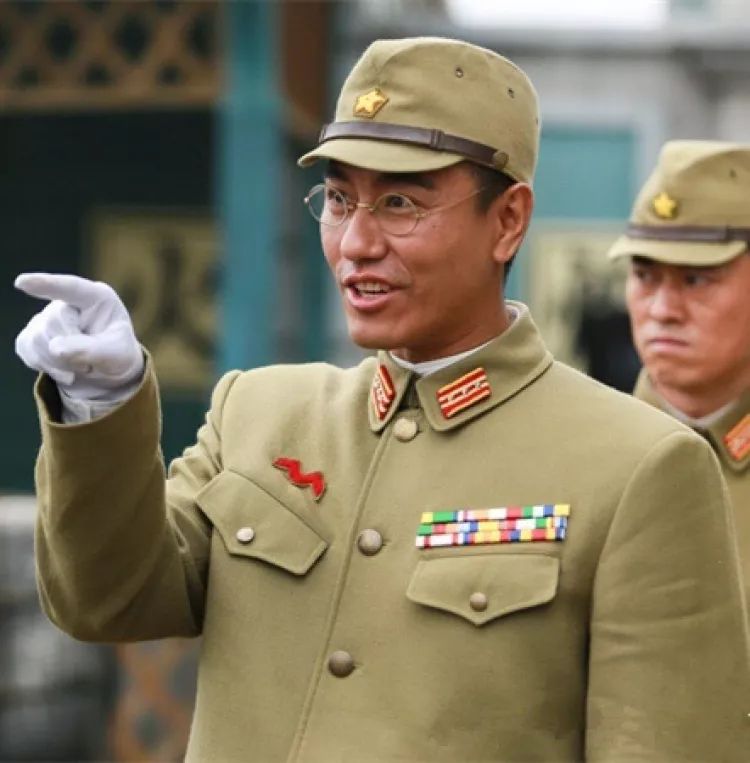 还记得少年黄飞鸿里的叶世轩吗他现在长这样了