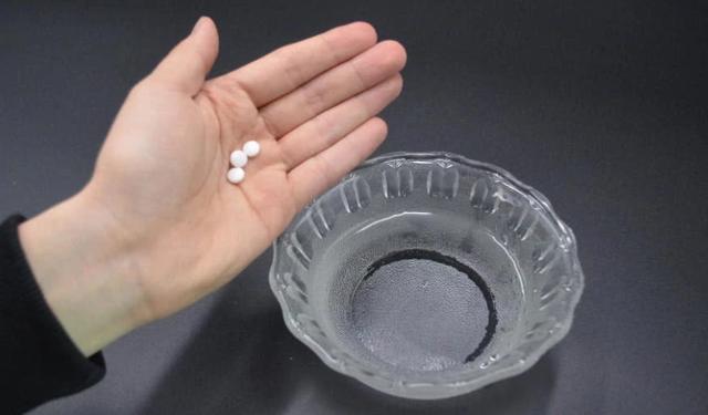 阿司匹林放水里好厉害,解决了很多男女的大烦恼,快收藏