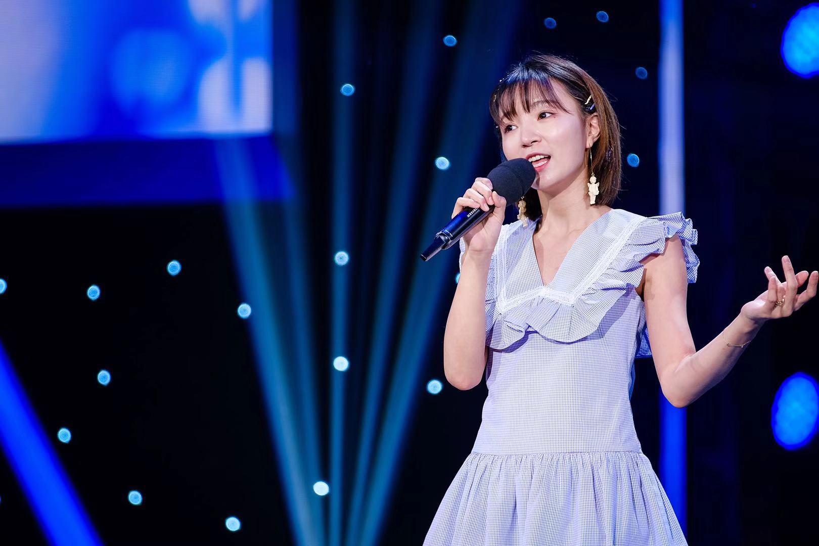 "喵系少女"小潘潘甜美开唱 《开门大吉》经典再现