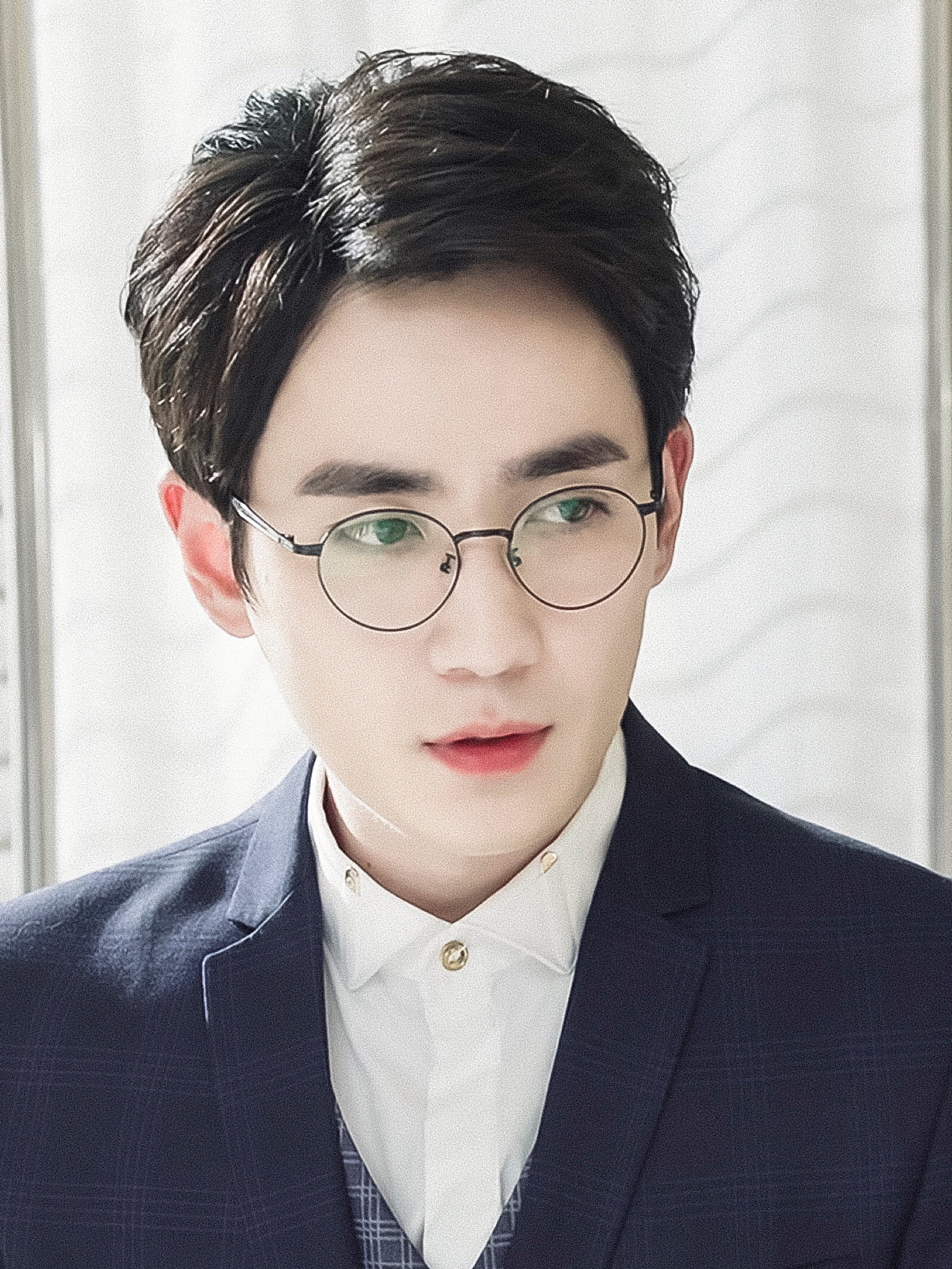 30岁还强行当小鲜肉的他,快凉凉了|肖战|朱一龙|镇魂_新浪新闻