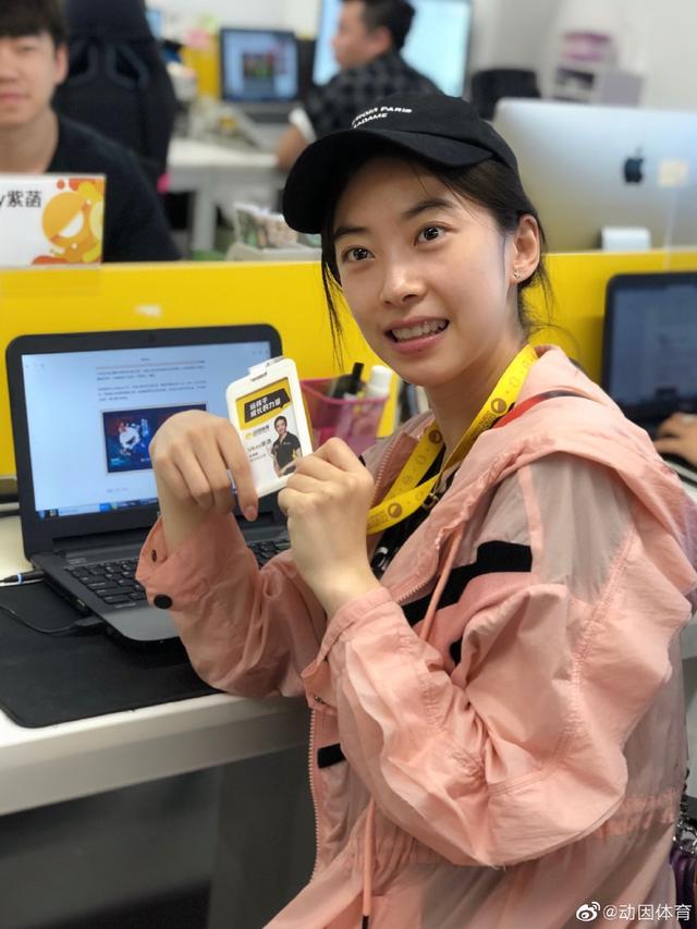 面色红润光彩照人,被网友们盛赞:"哇塞,娴姐越来越漂亮了","恢复得好