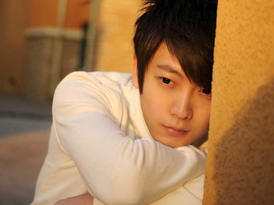 男歌手容留他人吸毒致死获刑,当红时人气不输刀郎,现沦为阶下囚