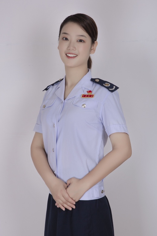 佩倩,女,1988年出生,现任衡阳高新区税务局减税降费政策咨询组副组长