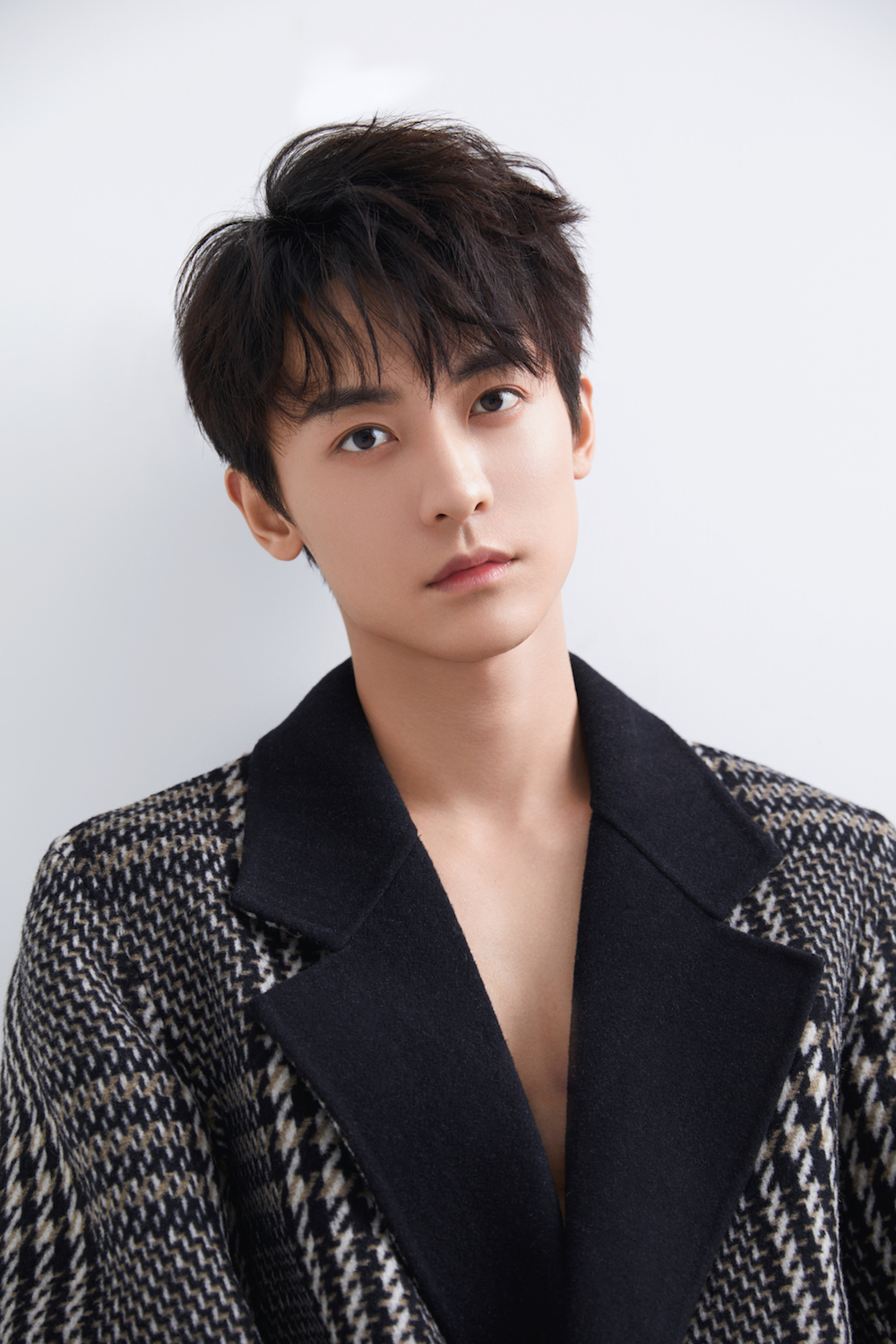 赵志伟秋季写真曝光"翻车总裁"大反转熟男魅力不可挡