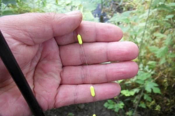 抖灰面钓法的特点在抖上,上面说了指的是逗钓技巧,要逗钓当然七星漂