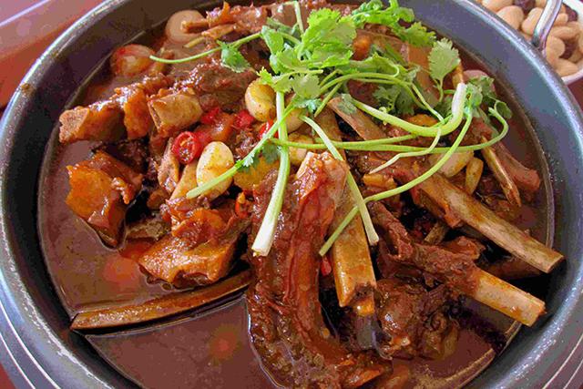 红烧羊排家常做法,只需一招,羊排软烂入味,没有膻味