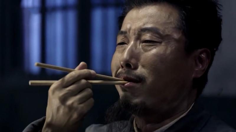 《特赦》中周养浩徐远举问:谁杀了戴老板?黄维从牙缝挤出五个字|特赦|徐远举|黄维_新浪新闻