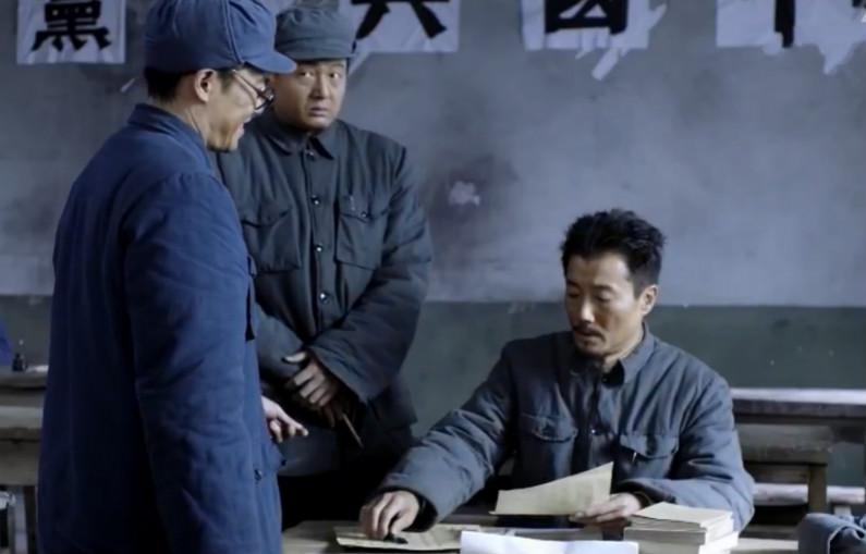 《特赦》中周养浩徐远举问:谁杀了戴老板?黄维从牙缝挤出五个字|特赦|徐远举|黄维_新浪新闻