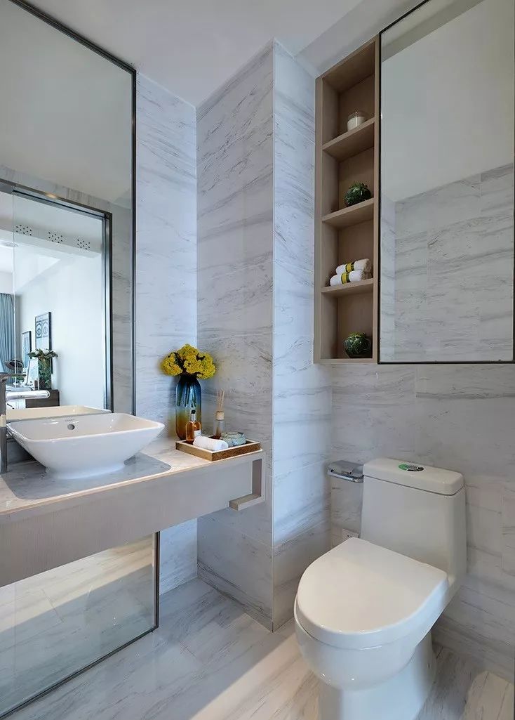 96㎡轻奢简欧风三居室，电视墙石材做背景，褪去繁复更格调！