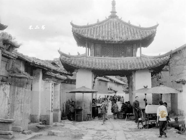 老照片:上世纪40年代的云南曲靖,美军从这里起飞轰炸日本本土
