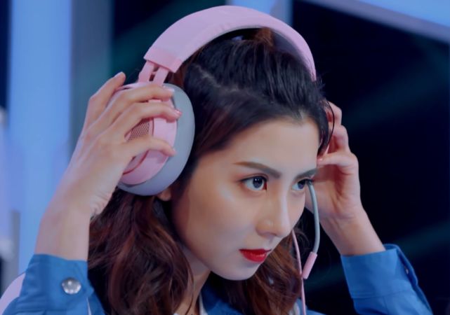 荣耀美少女:ut战队美少女抗住压力,获得总决赛首胜