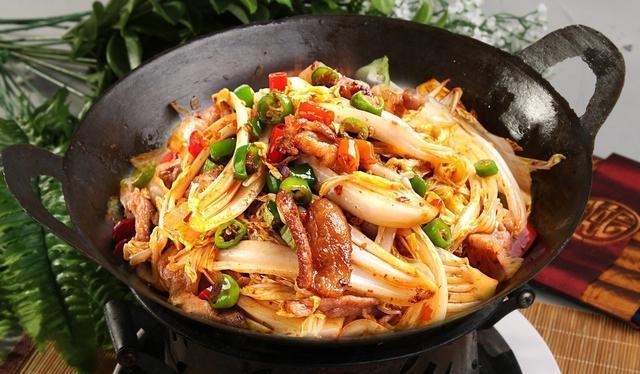 美食推荐:酱香茶树菇,干锅娃娃菜,凉拌肘子