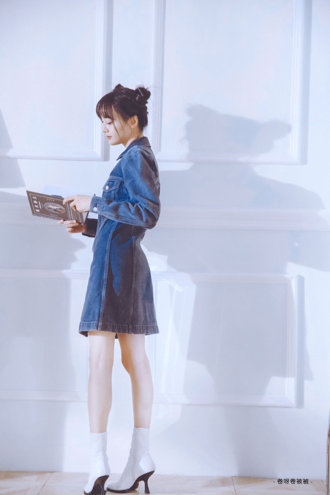 郑爽这次高调了,修身短裙配哪吒头,少女心满满,十足恋爱酸臭味