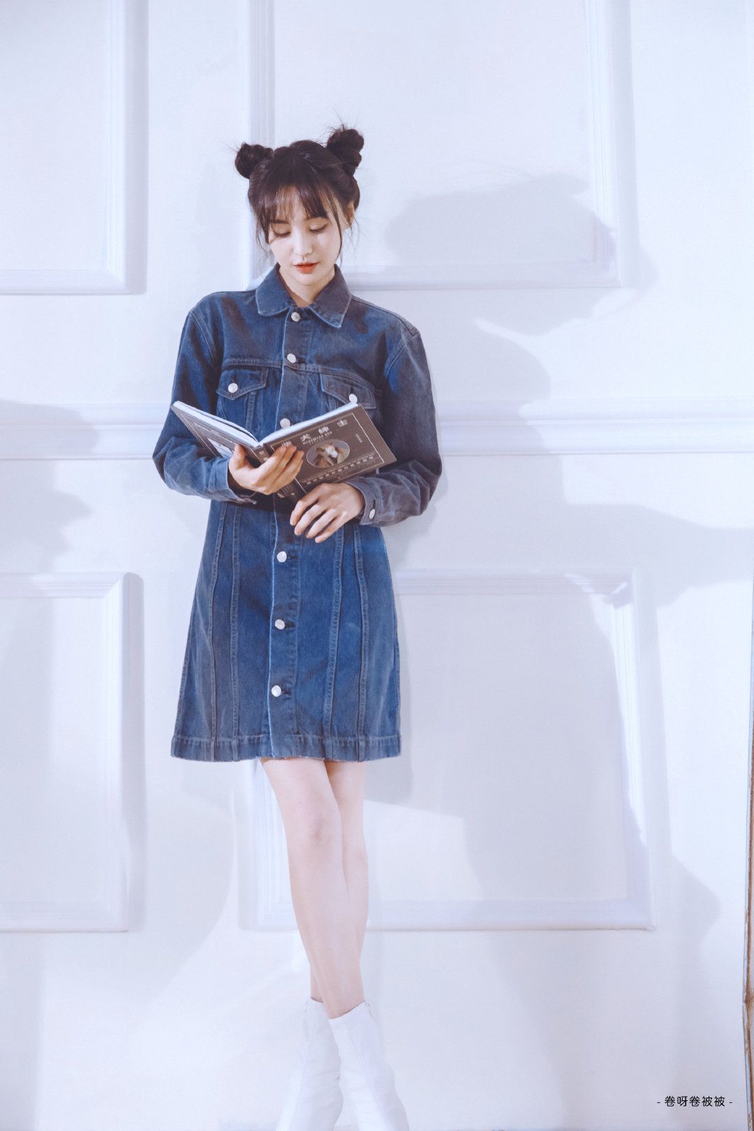 郑爽这次高调了,修身短裙配哪吒头,少女心满满,十足恋爱酸臭味