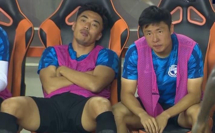 赵旭日郑龙怒斥队友,背心都撕烂了