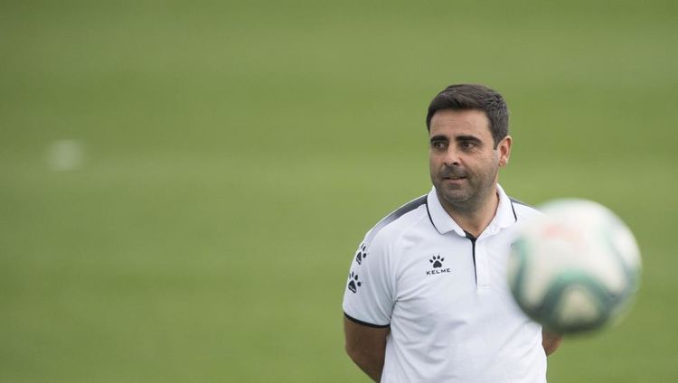 中国足球迷有福!西班牙人比赛黄金时间开球,加