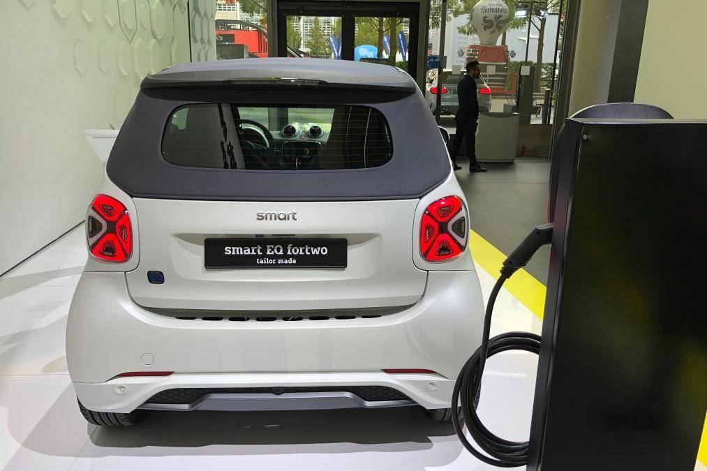 吉利smart成中德合资!eq电动代步才146km,但却被认为是未来?