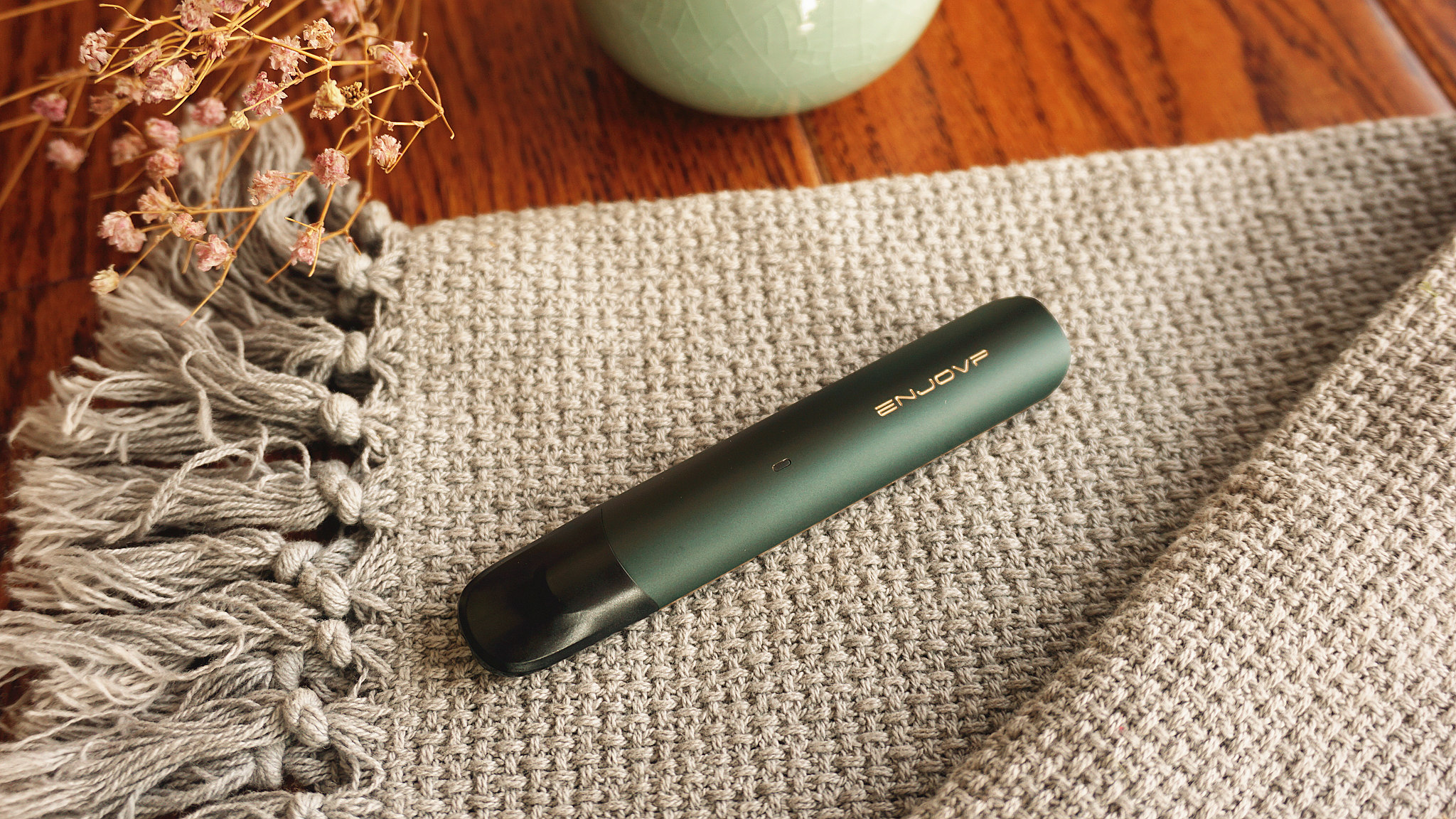 极简极美映卓enjovp二代未来x换弹雾化烟开箱体验