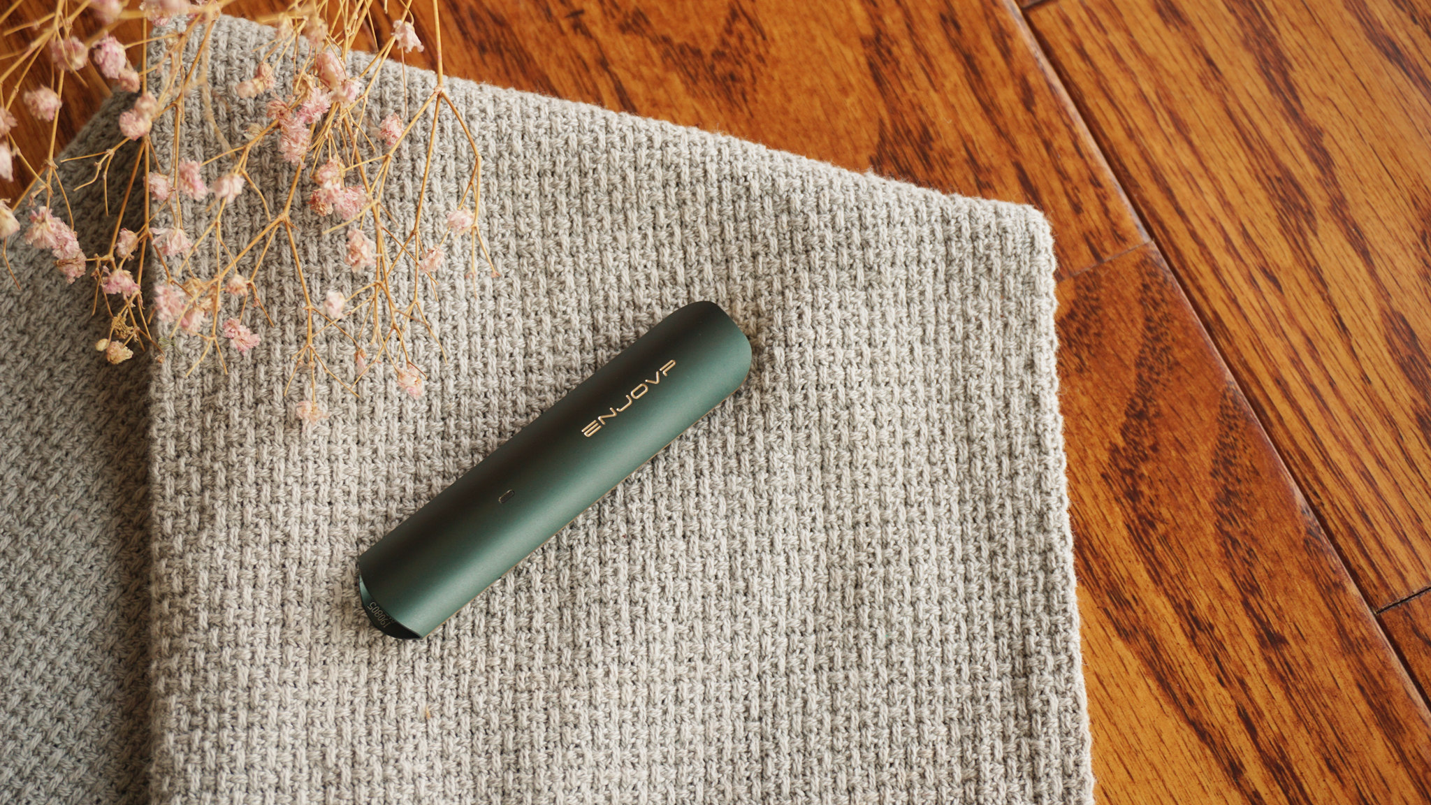 极简极美映卓enjovp二代未来x换弹雾化烟开箱体验